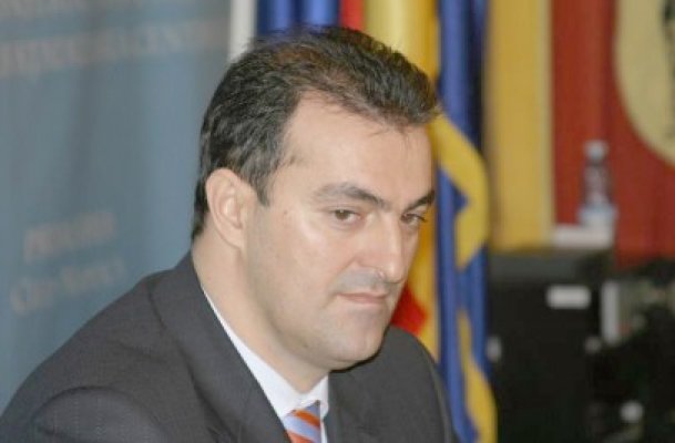 Primarul Clujului, reţinut sub acuzaţia de luare de mită